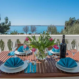 https://apartmani-fila.hotelinzadar.com